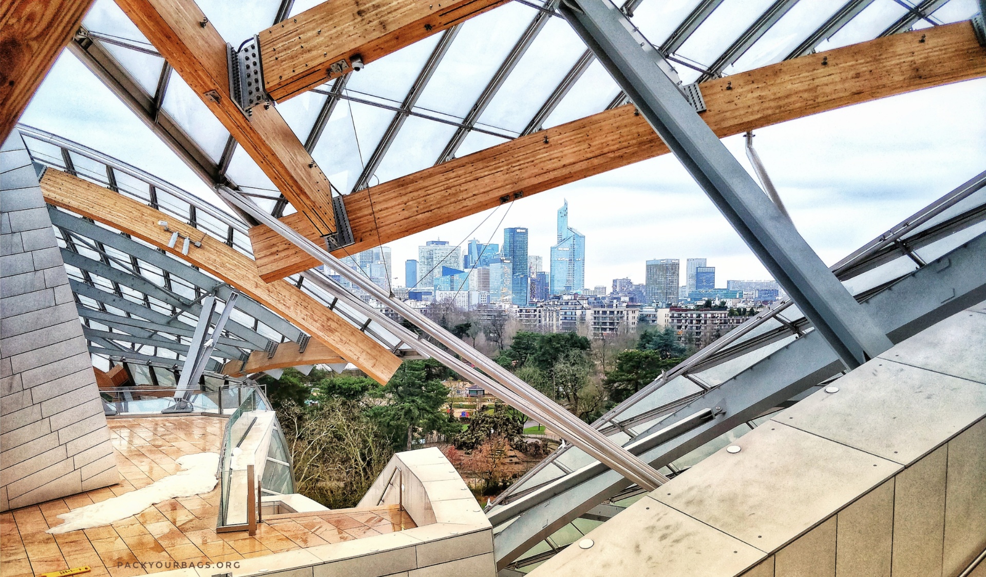 Gehry's Louis Vuitton Art Museum Sails Onto Paris Skyline